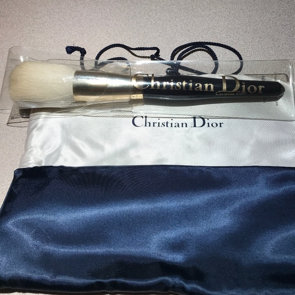DIOR POWDER BRUSH NWOT - Picture 5 of 5